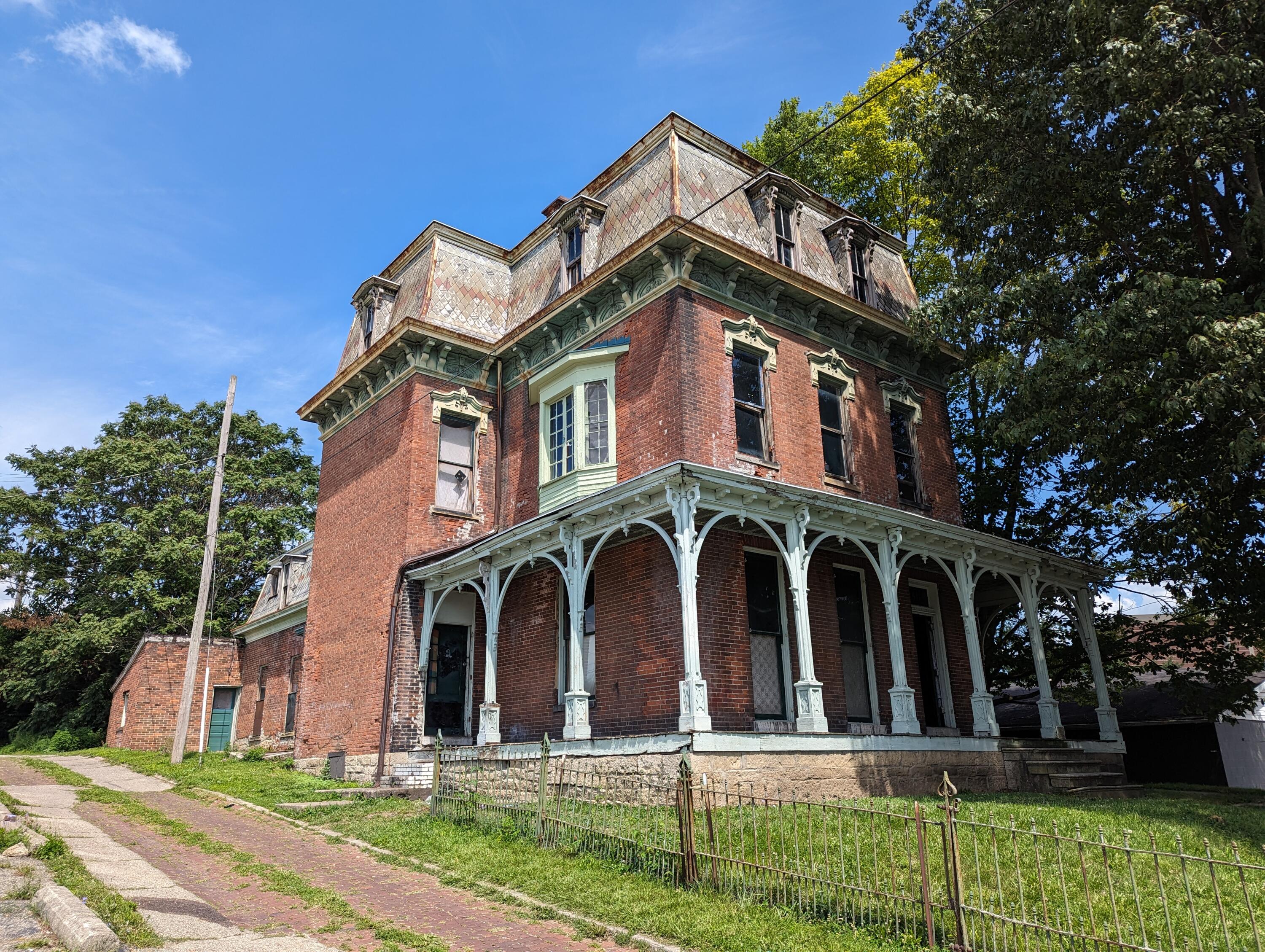 411 Limestone Street, Springfield, Ohio 45505
