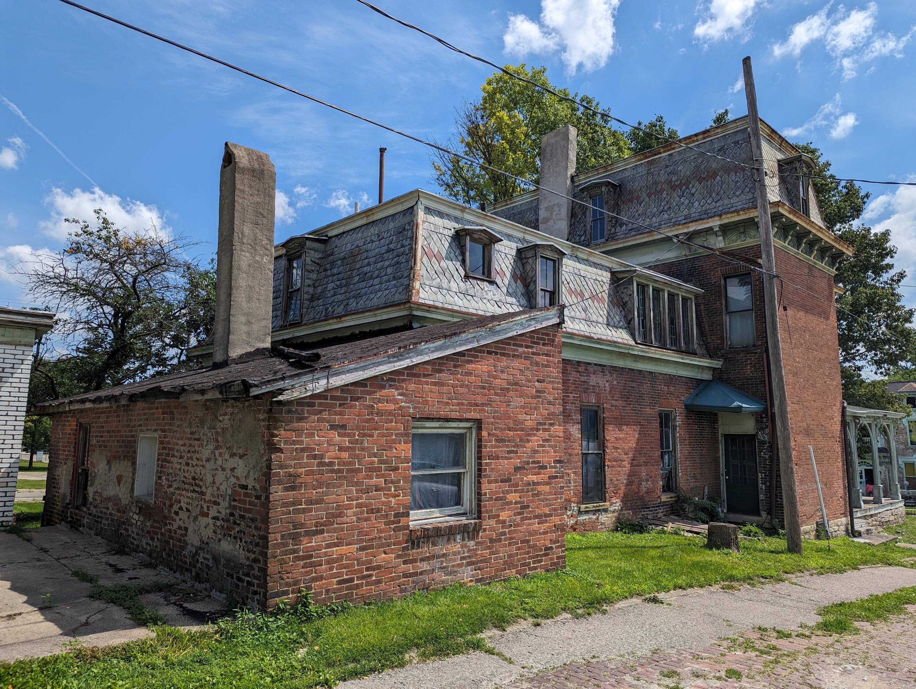 411 Limestone Street, Springfield, Ohio 45505
