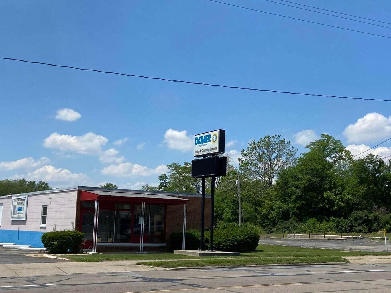 725 Bechtle Avenue, Springfield, Ohio 45504