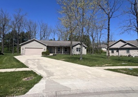 1409 White Pines Drive, Bellefontaine, Ohio 43311, 3 Bedrooms Bedrooms, ,2 BathroomsBathrooms,Residential,For Sale,White Pines,1031300