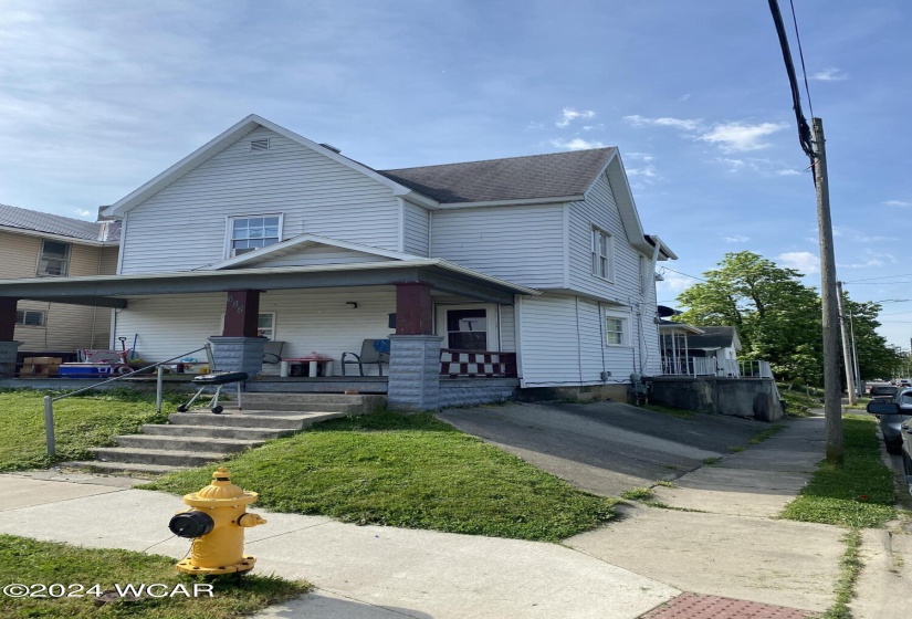 685 Spring Street, Lima, Ohio, 5 Bedrooms Bedrooms, ,2 BathroomsBathrooms,Residential Income,For Sale,Spring,304104