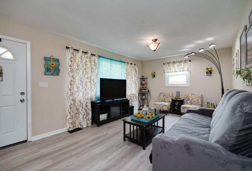 8-web-or-mls-105-mary-st