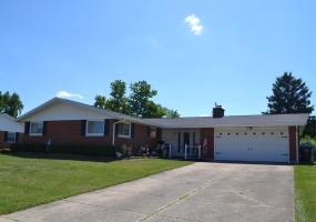 499 Rising Hill Drive, Fairborn, Ohio 45324, 3 Bedrooms Bedrooms, ,2 BathroomsBathrooms,Residential,For Sale,Rising Hill,1033084