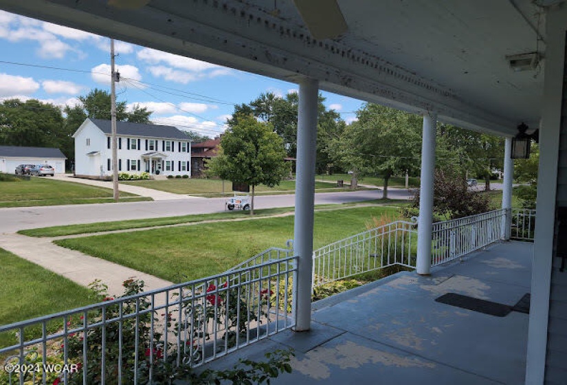 1535-1537 Lakewood concrete front porch