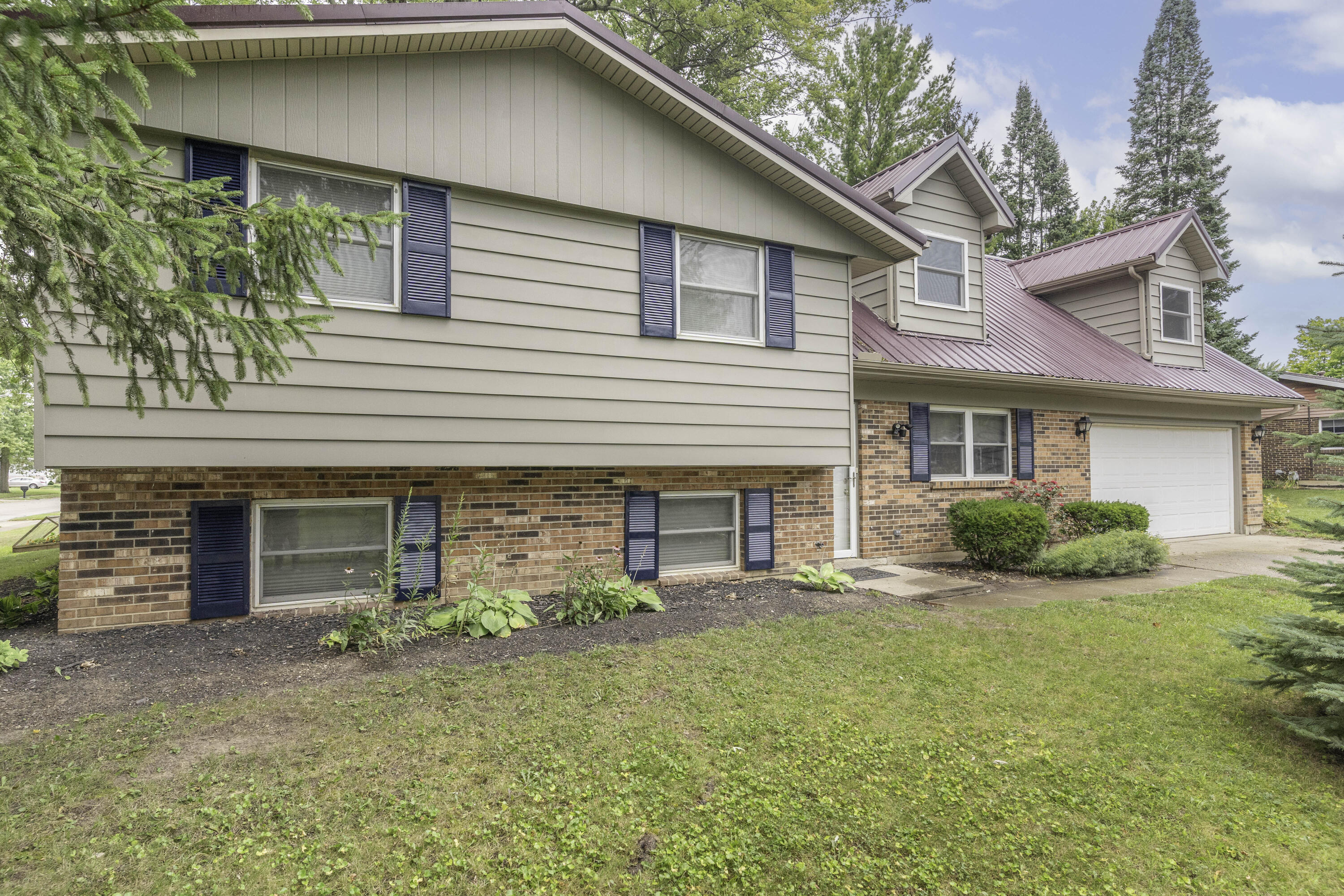 2303 Armstrong Drive, Sidney, Ohio 45365