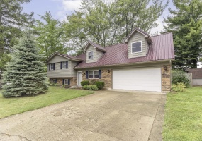 2303 Armstrong Drive, Sidney, Ohio 45365, 4 Bedrooms Bedrooms, ,2 BathroomsBathrooms,Residential,For Sale,Armstrong,1033507