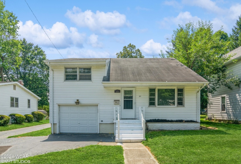 221 Pearl Street, Findlay, Ohio, 3 Bedrooms Bedrooms, ,1 BathroomBathrooms,Residential,For Sale,Pearl,304852