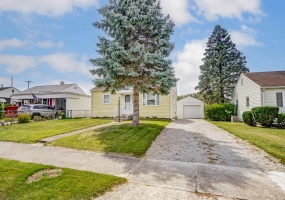 2501 Mayfair Drive, Springfield, Ohio 45505, 2 Bedrooms Bedrooms, ,1 BathroomBathrooms,Residential,For Sale,Mayfair,1034020