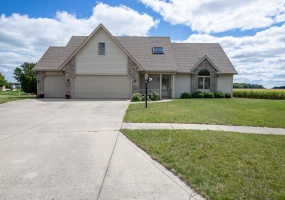 1097 Chippewa Drive, Van Wert, Ohio 45891, 4 Bedrooms Bedrooms, ,2 BathroomsBathrooms,Residential,For Sale,Chippewa,1034227