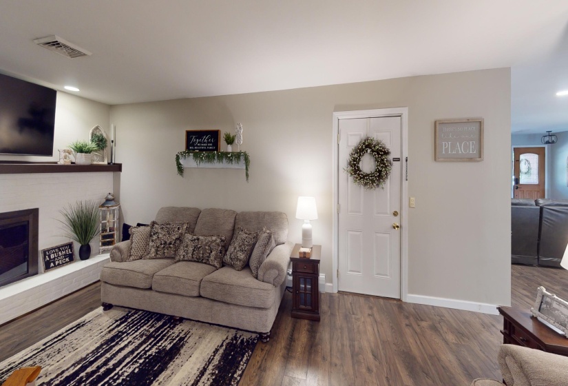 251-Dogwood-Dr-Living-Room