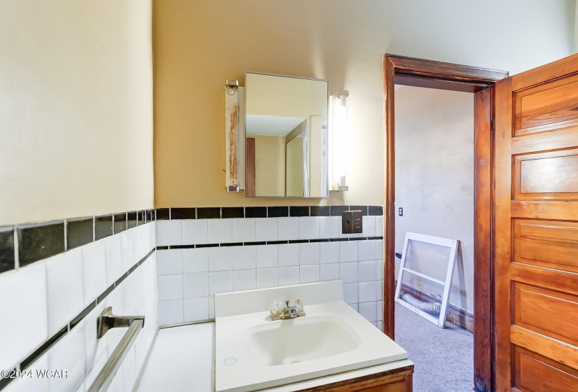 401 Main Street, Oakwood, Ohio, 3 Bedrooms Bedrooms, ,1 BathroomBathrooms,Residential,For Sale,Main,304622