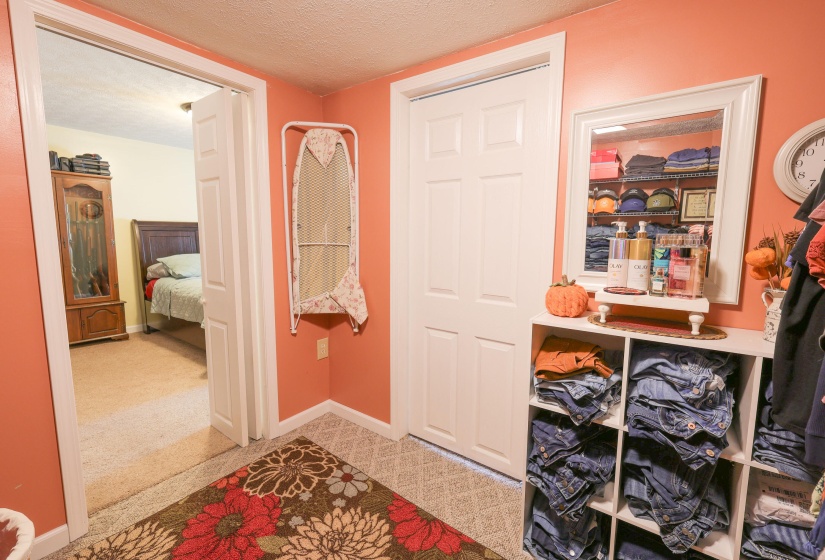 Master Bedroom Walk In Closet