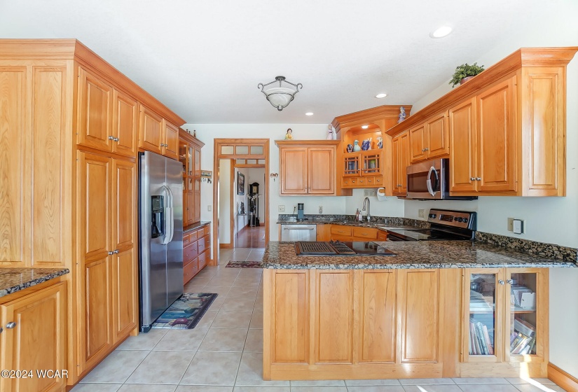 3006 Lakeshore Dr Drive, Lima, Ohio, 5 Bedrooms Bedrooms, ,4 BathroomsBathrooms,Residential,For Sale,Lakeshore Dr,305537