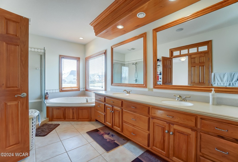 3006 Lakeshore Dr Drive, Lima, Ohio, 5 Bedrooms Bedrooms, ,4 BathroomsBathrooms,Residential,For Sale,Lakeshore Dr,305537