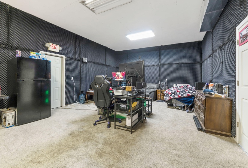 9543 Santa Fe Line (Garage Room)-1