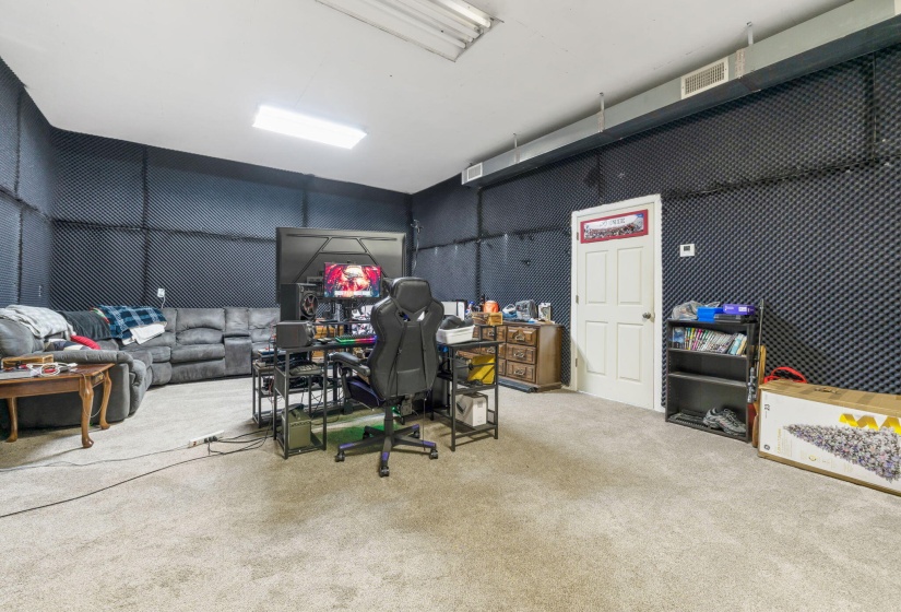 9543 Santa Fe Line (Garage Room)-2