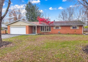 1947 Woodcliffe Drive, Troy, Ohio 45373, 3 Bedrooms Bedrooms, ,2 BathroomsBathrooms,Residential,For Sale,Woodcliffe,1035647