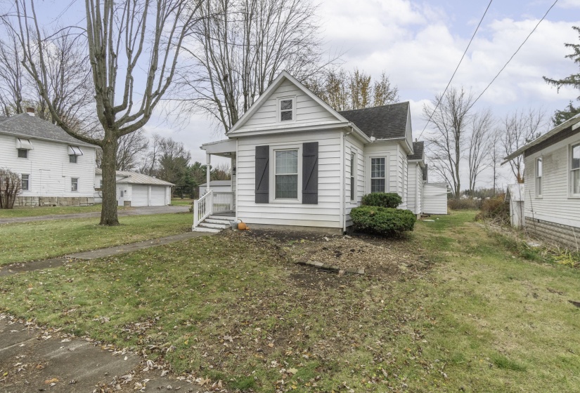 4105 West Lincoln Highway, Gomer-2