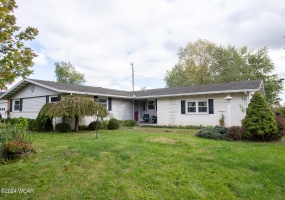 108 Valleyview Drive, Wapakoneta, Ohio, 3 Bedrooms Bedrooms, ,2 BathroomsBathrooms,Residential,For Sale,Valleyview,305411