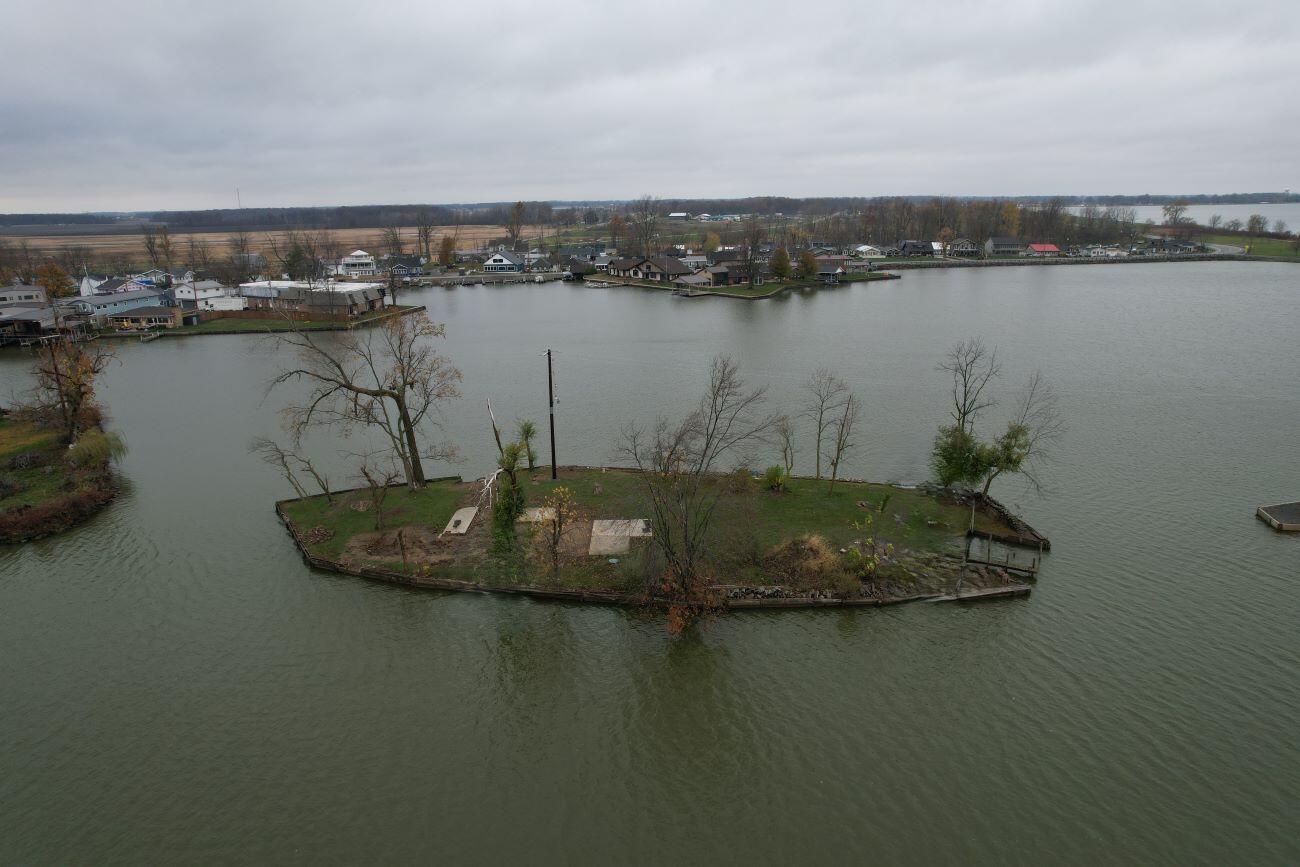 . Oak Island, Russells Point, Ohio 43348