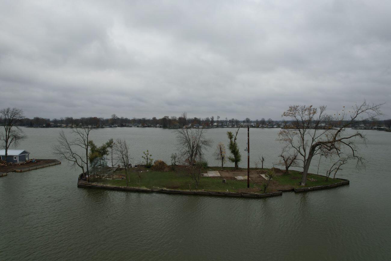 . Oak Island, Russells Point, Ohio 43348