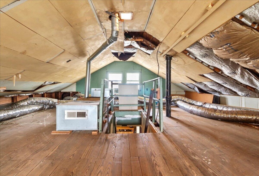 Unfinished 2nd floor attic