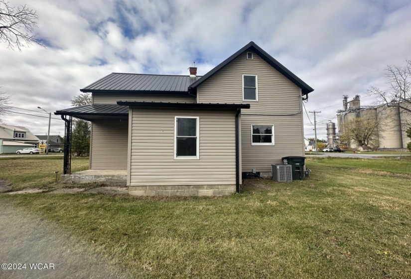 102 Maple Street, Payne, Ohio, 3 Bedrooms Bedrooms, ,1 BathroomBathrooms,Residential,For Sale,Maple,305727