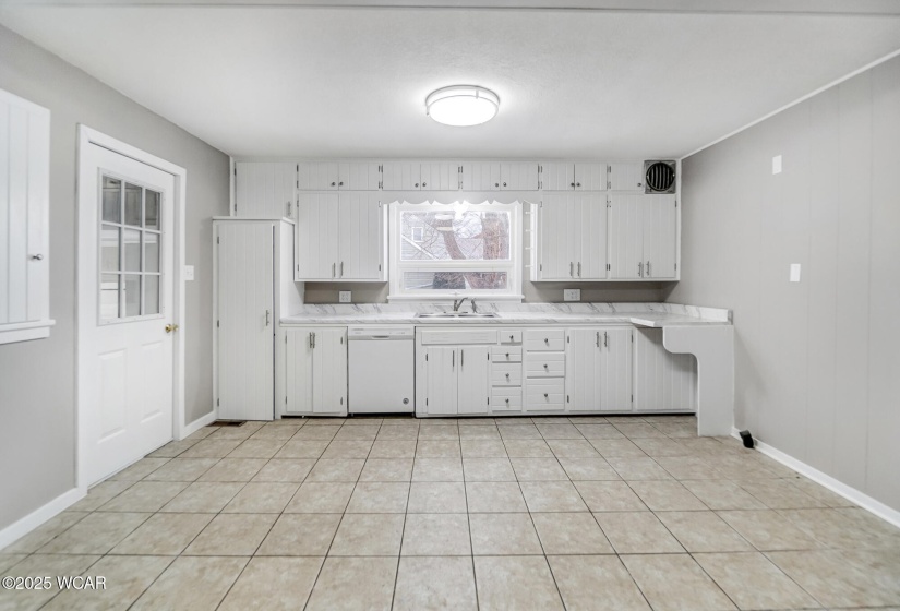 719 Race Street, Van Wert, Ohio, 4 Bedrooms Bedrooms, ,3 BathroomsBathrooms,Residential,For Sale,Race,305860