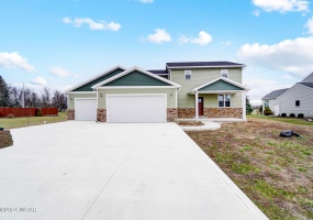820 Brian Drive, Payne, Ohio, 5 Bedrooms Bedrooms, ,3 BathroomsBathrooms,Residential,For Sale,Brian,305919