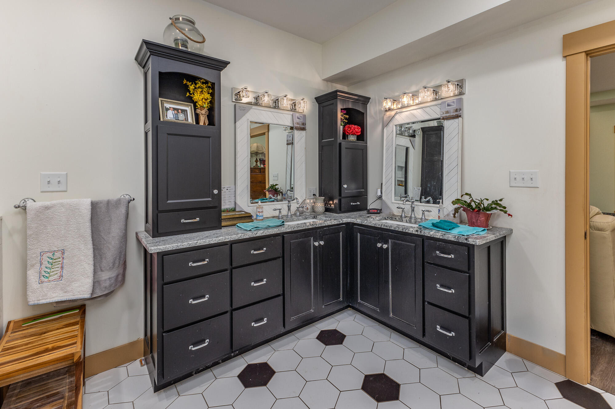 10222 Augusta Lane, Piqua, Ohio 45356