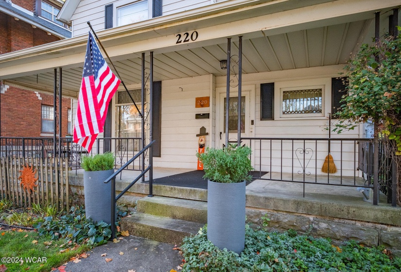 220 Chillicothe Avenue, Bellefontaine, Ohio, 7 Bedrooms Bedrooms, ,3 BathroomsBathrooms,Residential,For Sale,Chillicothe,305559