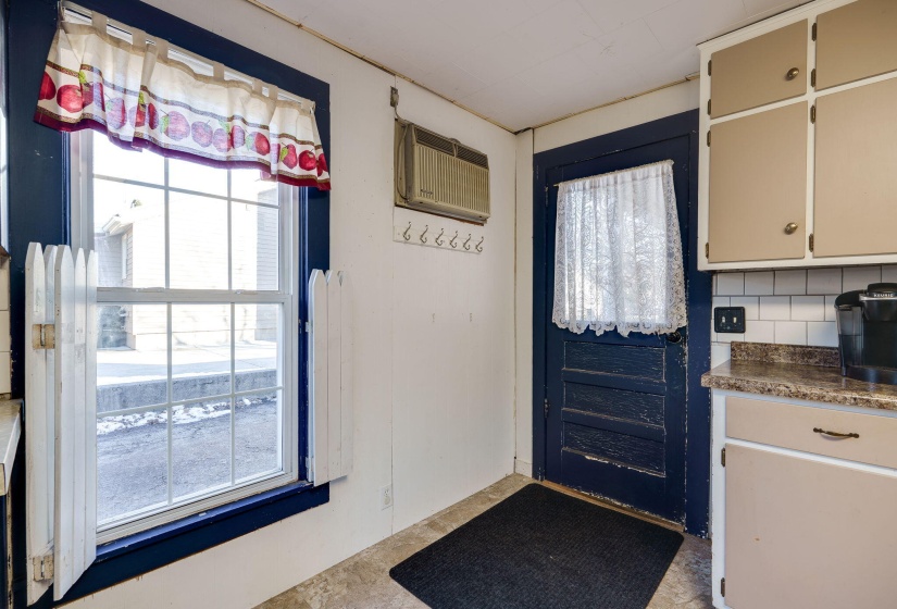 8-web-or-mls-112-w-high-st