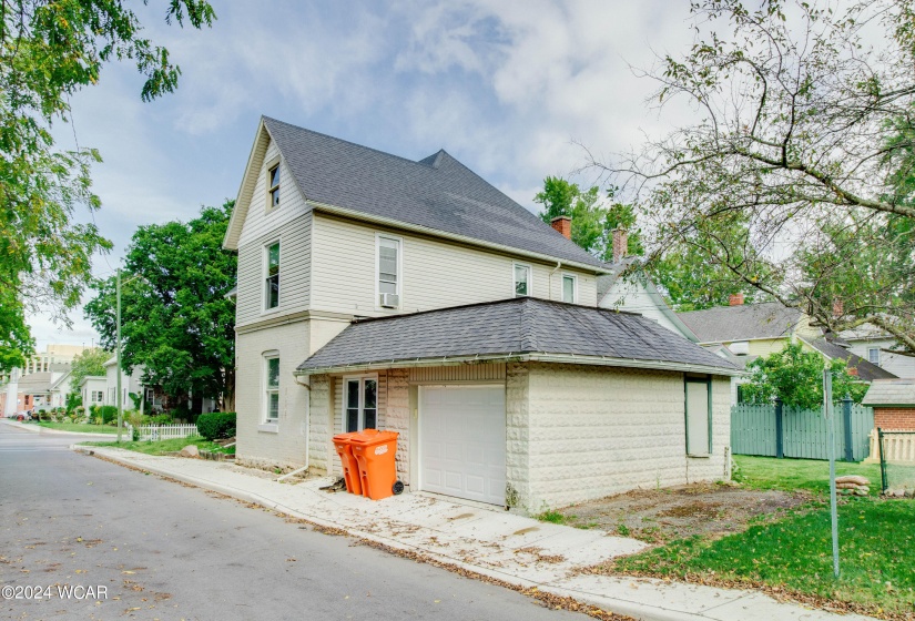 201 Lima Street, Findlay, Ohio, 4 Bedrooms Bedrooms, ,3 BathroomsBathrooms,Residential Income,For Sale,Lima,305238