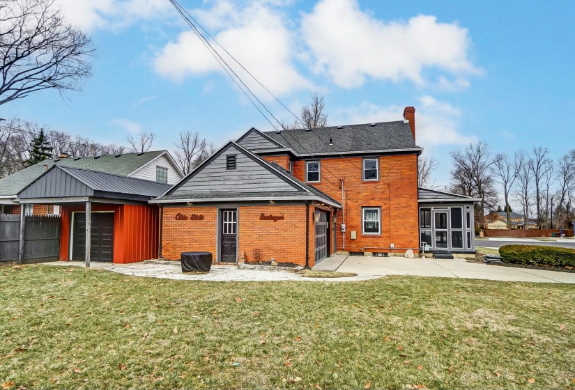 351 N Broadmoor Boulevard