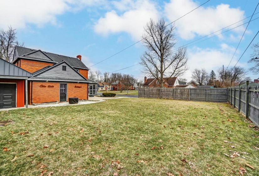 351 N Broadmoor Boulevard