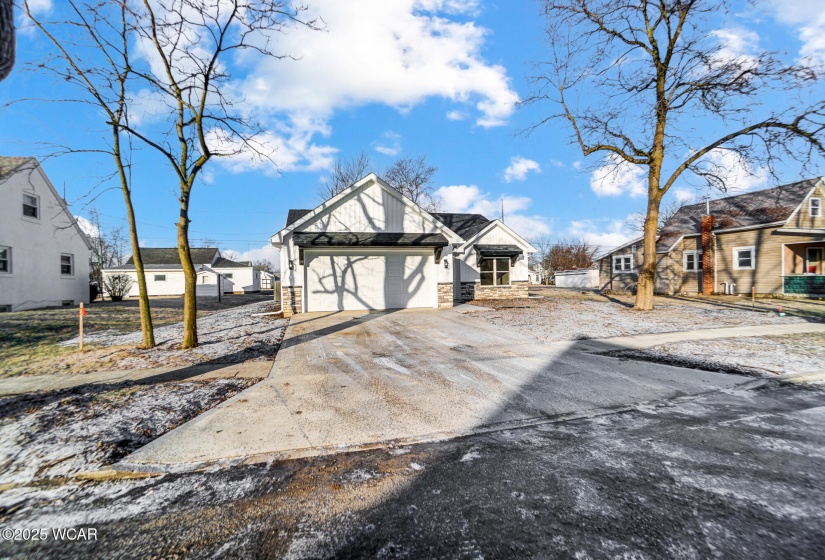 327 Vine Street, Van Wert, Ohio, 3 Bedrooms Bedrooms, ,2 BathroomsBathrooms,Residential,For Sale,Vine,306240