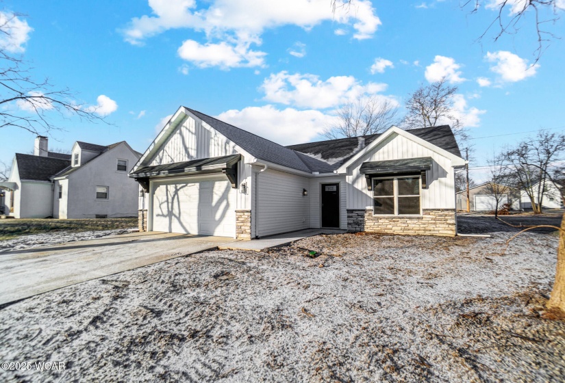 327 Vine Street, Van Wert, Ohio, 3 Bedrooms Bedrooms, ,2 BathroomsBathrooms,Residential,For Sale,Vine,306240