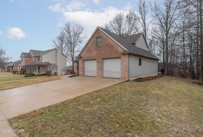 204 Peridot Drive, Anna, Ohio, 4 Bedrooms Bedrooms, ,3 BathroomsBathrooms,Residential,For Sale,Peridot,306288