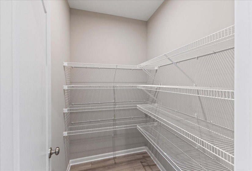 06-Walk In Pantry