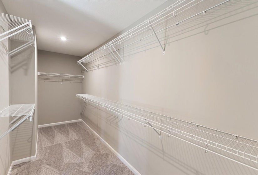 15-Walk In Closet