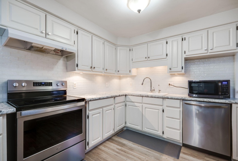 21-web-or-mls-3715-west-dr