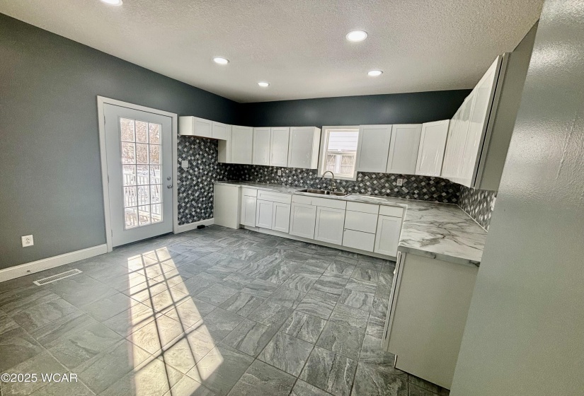 836 Vine Street, Lima, Ohio, 3 Bedrooms Bedrooms, ,2 BathroomsBathrooms,Residential,For Sale,Vine,306306