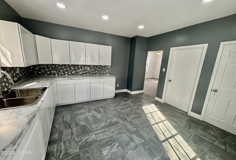 836 Vine Street, Lima, Ohio, 3 Bedrooms Bedrooms, ,2 BathroomsBathrooms,Residential,For Sale,Vine,306306