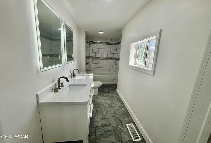 836 Vine Street, Lima, Ohio, 3 Bedrooms Bedrooms, ,2 BathroomsBathrooms,Residential,For Sale,Vine,306306