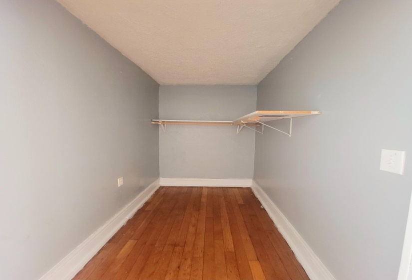 Walk in closet