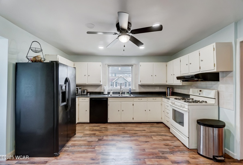 217 Grove Street, Bluffton, Ohio, 4 Bedrooms Bedrooms, ,2 BathroomsBathrooms,Residential,For Sale,Grove,306339