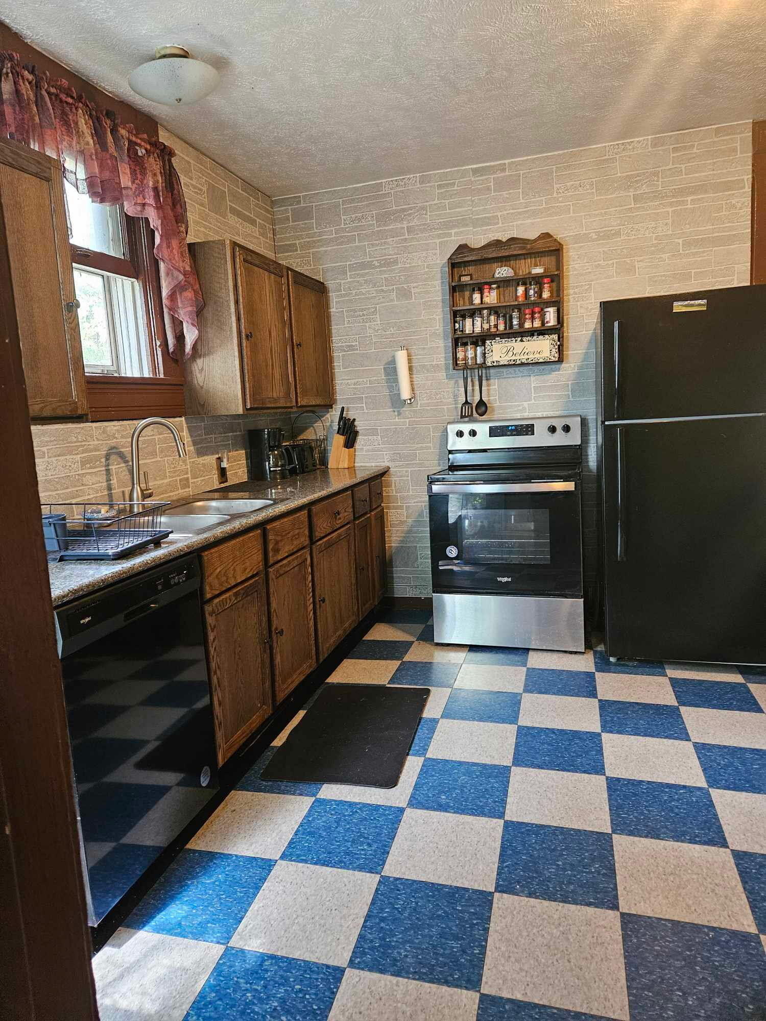 637 Livingston Street, Celina, Ohio 45822