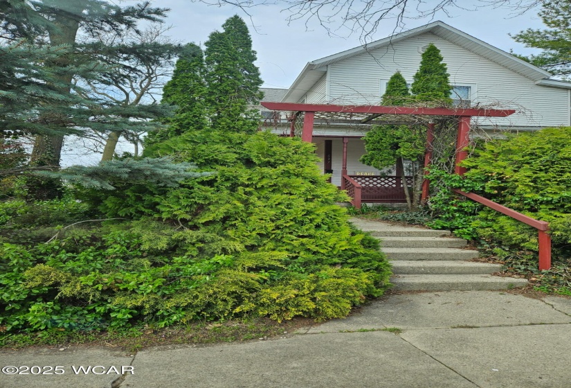 637 Livingston Street, Celina, Ohio, 5 Bedrooms Bedrooms, ,2 BathroomsBathrooms,Residential,For Sale,Livingston,306346