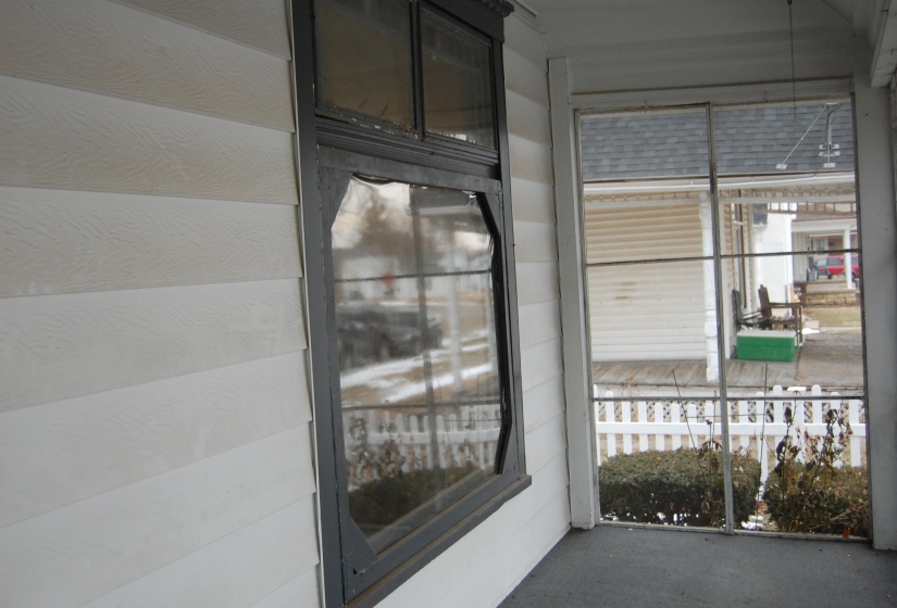 Enclosed frt porch