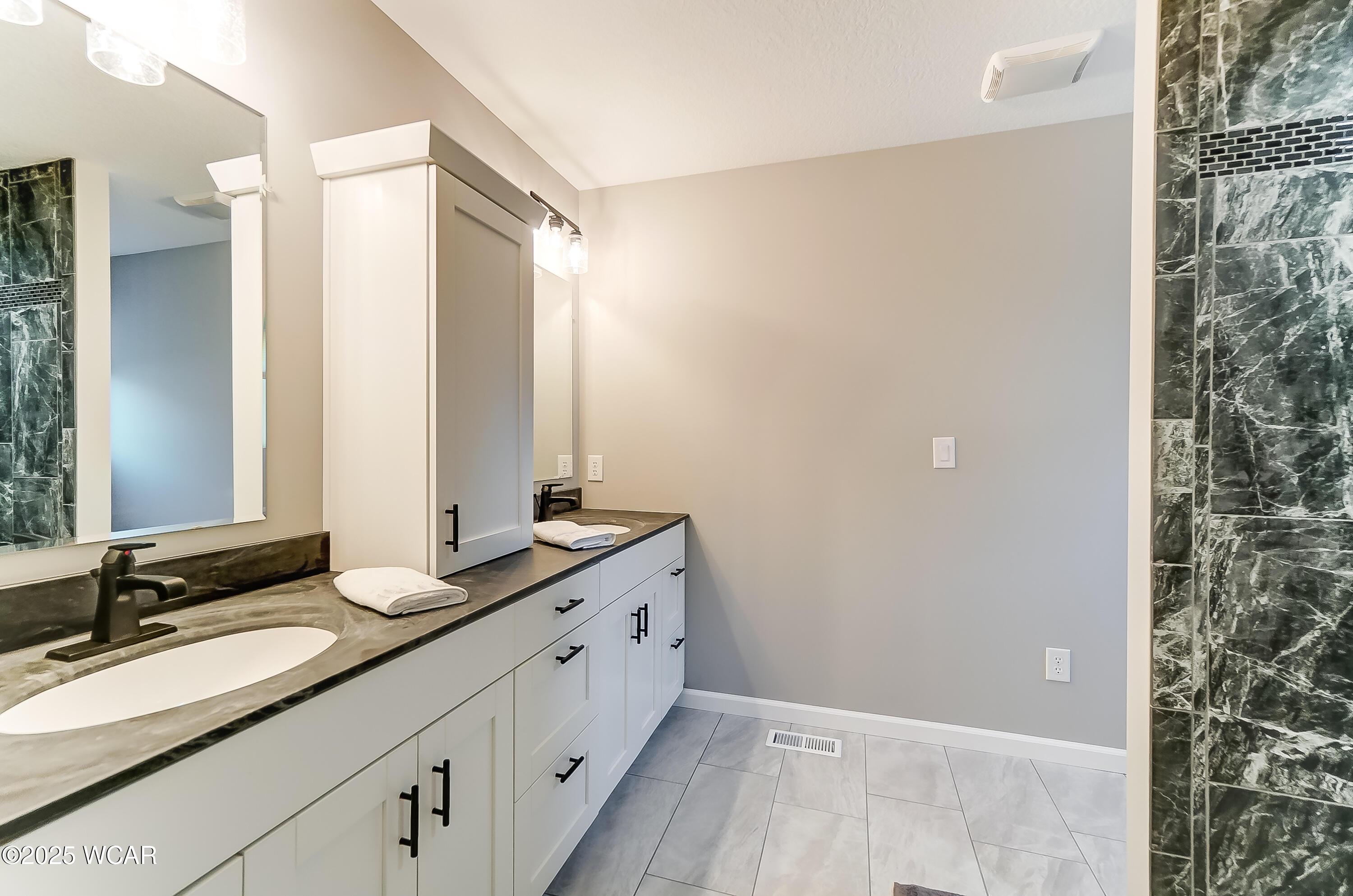 4911 CARRIAGE Lane, Lima, Ohio